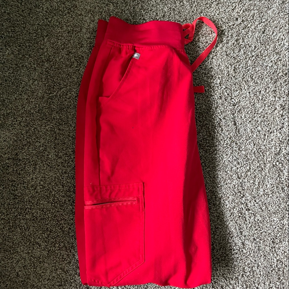 Small tall high waisted Zamora scrub joggers- red